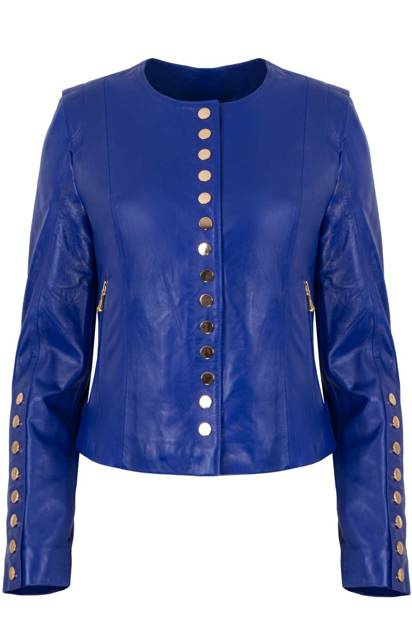 ALEXANDRA MILANO ETNA tmavomodrá bunda z jahňacej kože so zlatými nitmi.